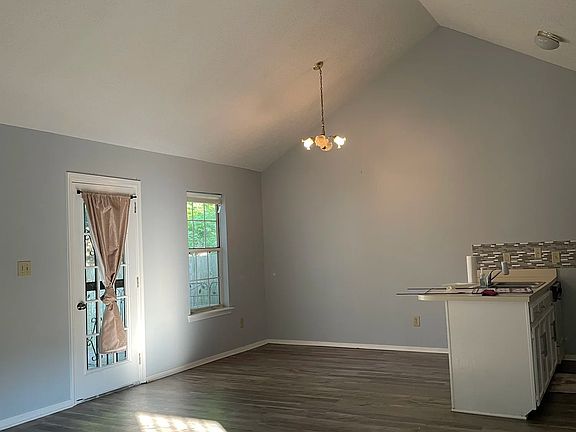 3rd image of 5543 Tiki Ln