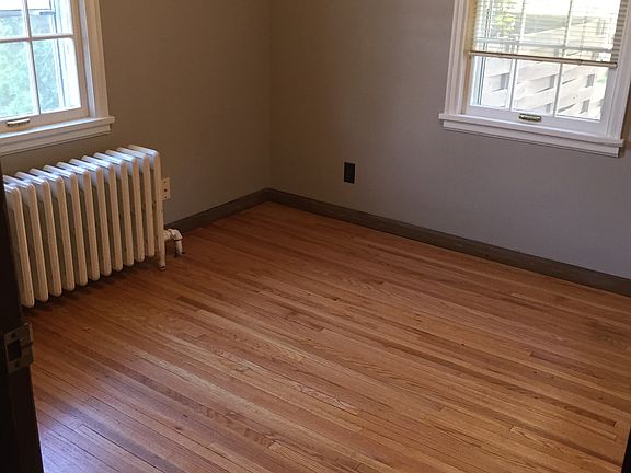 4th image of 2445 14th Ave E