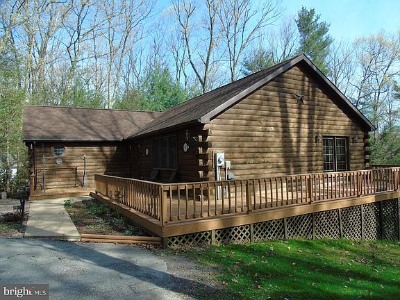 3rd image of 15 White Pine Dr