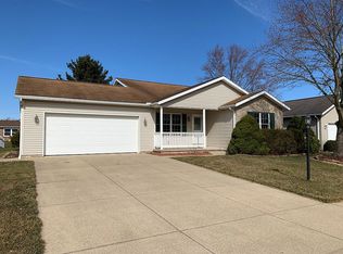 441 Taylor Dr SW, New Philadelphia, OH 44663