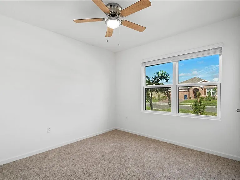 925 Dugan Cir SE — Photo 11