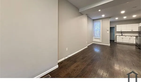 1446 N Edgewood St — Photo 11