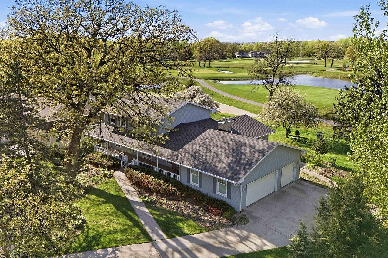 1542 Comanche Glen