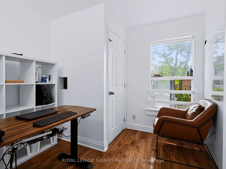 37 Strathcona Ave — Photo 20