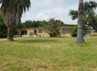 1122 W Deberry Ave, Aransas Pass, TX 78336