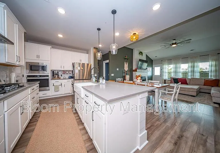 5008 Cedar Brush Ct — Photo 4