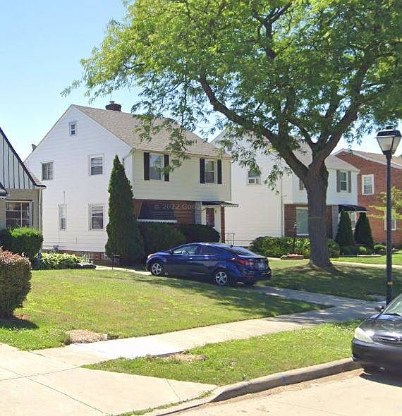 2nd image of 391 E 214th St