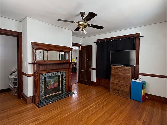 2nd image of 19 Nixon St