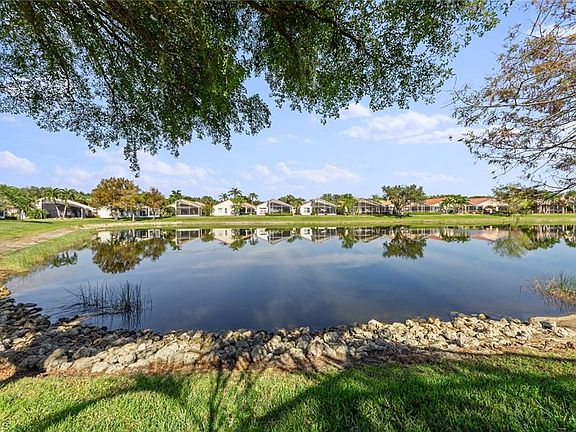 3rd image of 8901 Cascades Isle BLVD