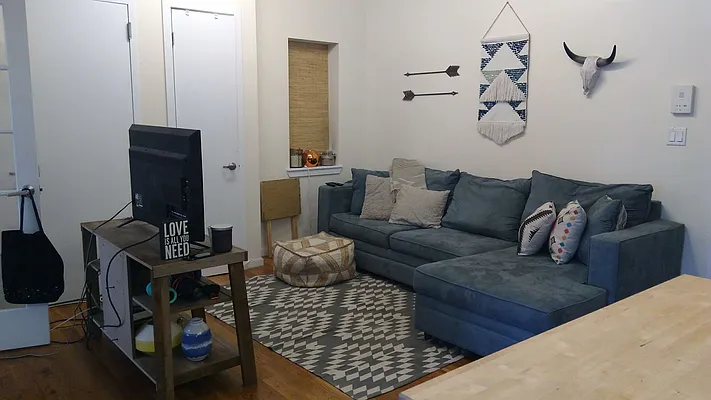 Rented by Signature Property Realty | media 29