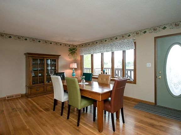 4th image of 208 Hillcrest Dr NE