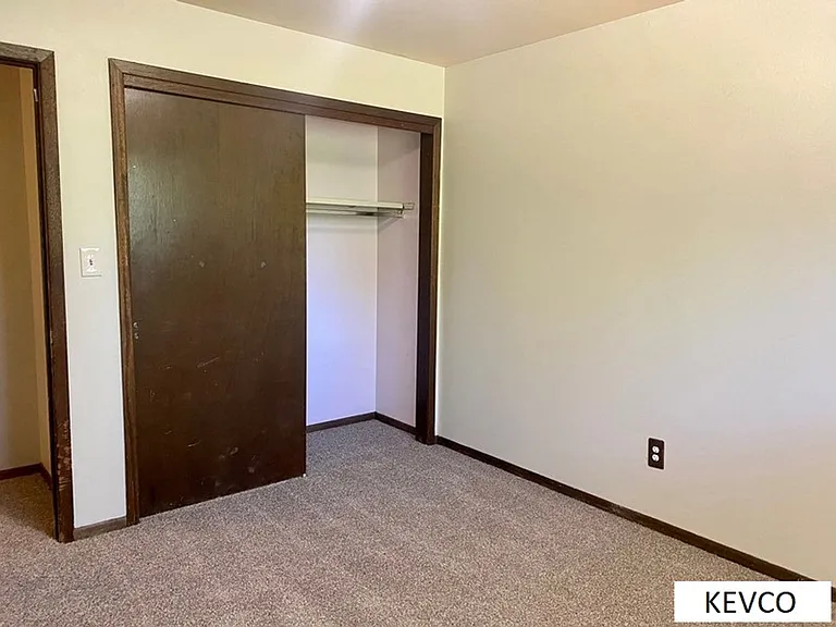2805 Redwing Rd — Photo 11