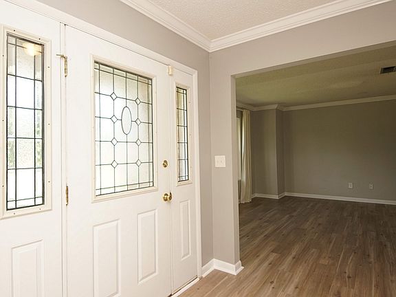 5th image of 211 Brian Cir