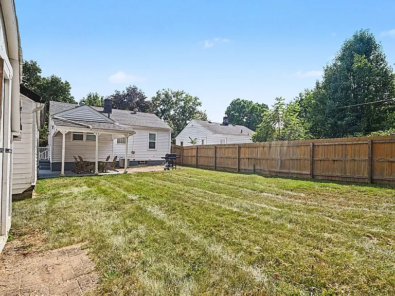 102 E Home Ave — Photo 24