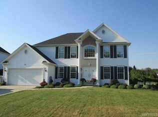 3441 Ashwood Dr, North Tonawanda, NY 14120