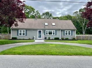 130 Longview Dr, Barnstable, MA 02630