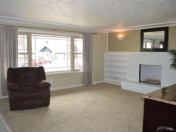 3rd image of 16003 E Longfellow Ave