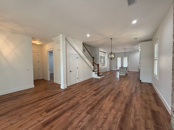 3rd image of 10391 Emmanuel St