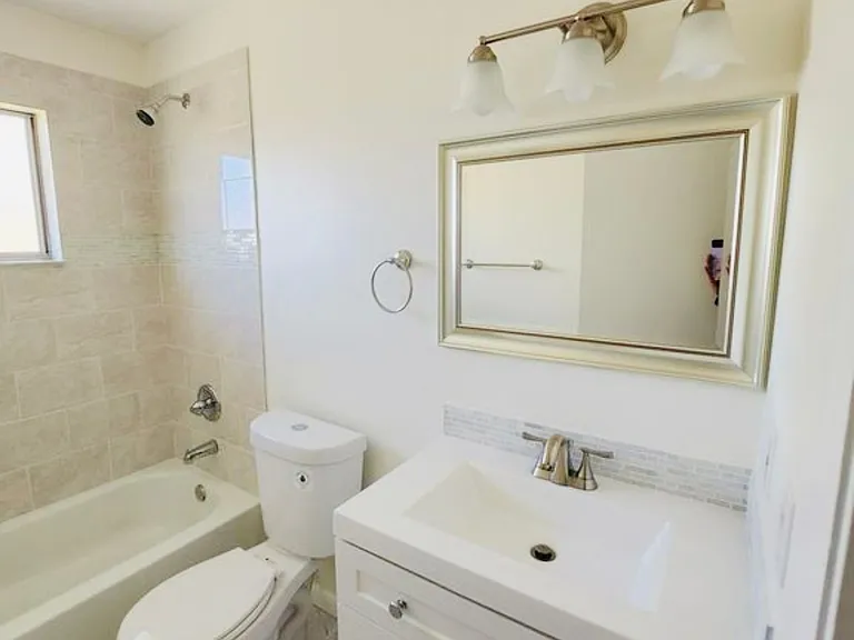 407 Via Palermo Ct — Photo 4