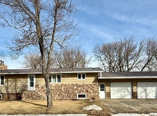 404 E 5th Ave, Edmore, ND 58330