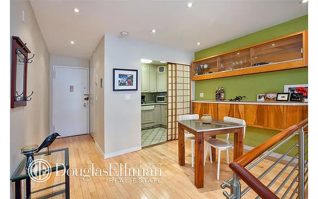 Sold by Douglas Elliman | media 21