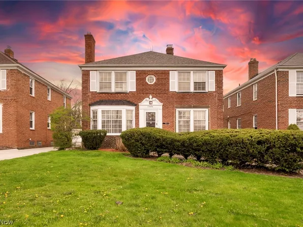 13570 Cedar Rd, University Heights, OH 44118