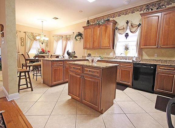 3rd image of 4505 Southshore Dr