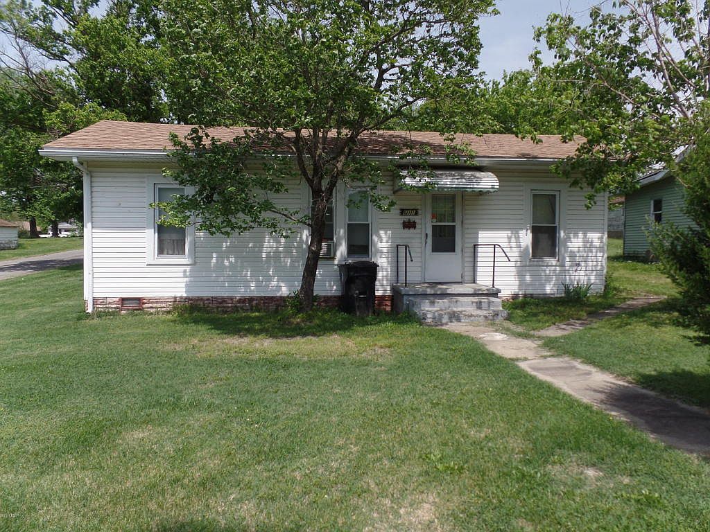 611 Vaux St, Zeigler, IL 62999 Zillow