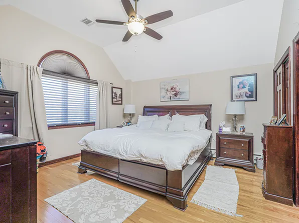 174 Barbara Street image 17 of 37