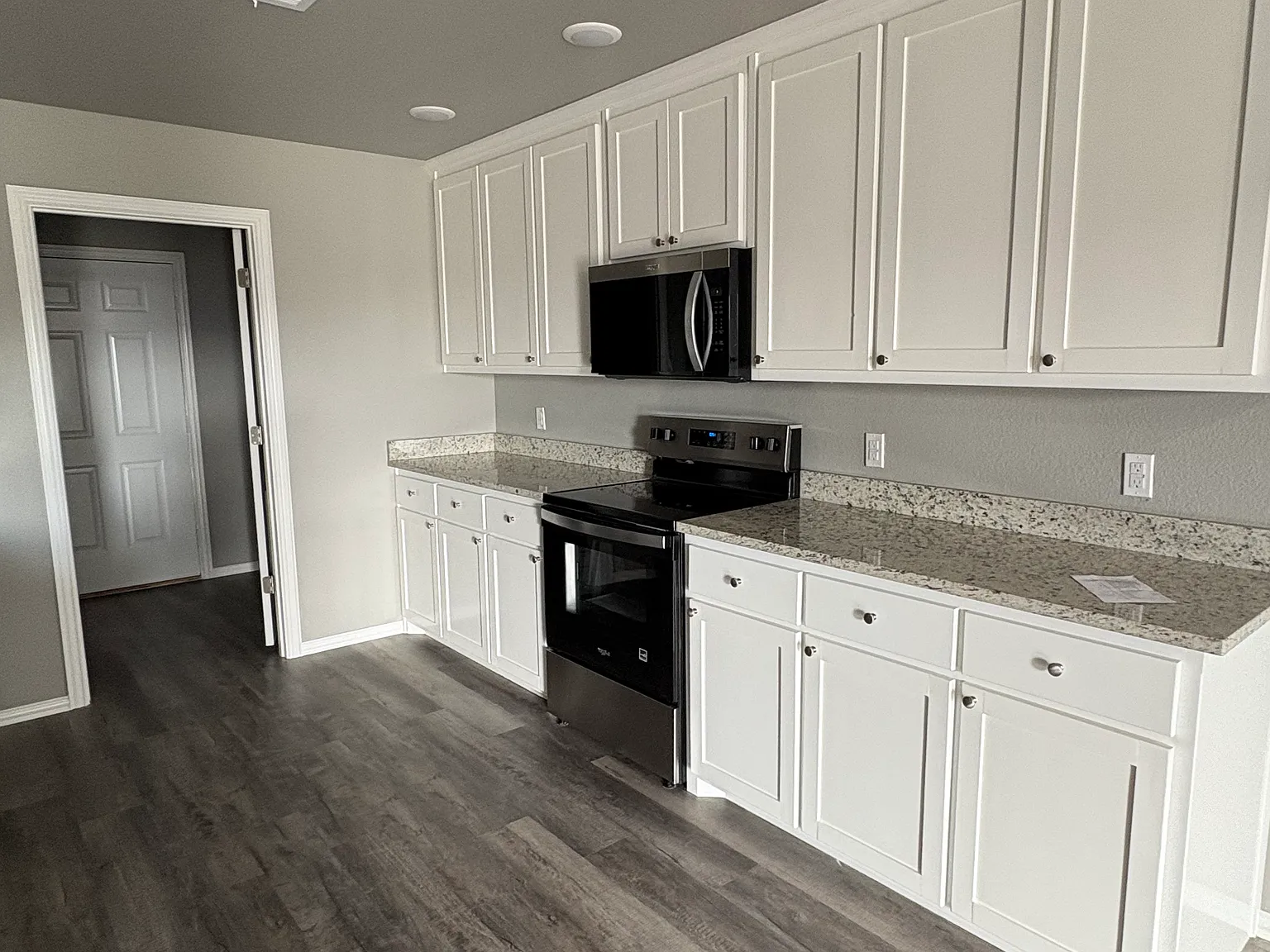 2 bed, 1000 sqft, $1,250 — Photo 2