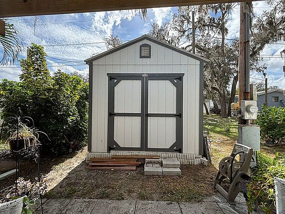 5th image of 10432 Pleasant Blvd