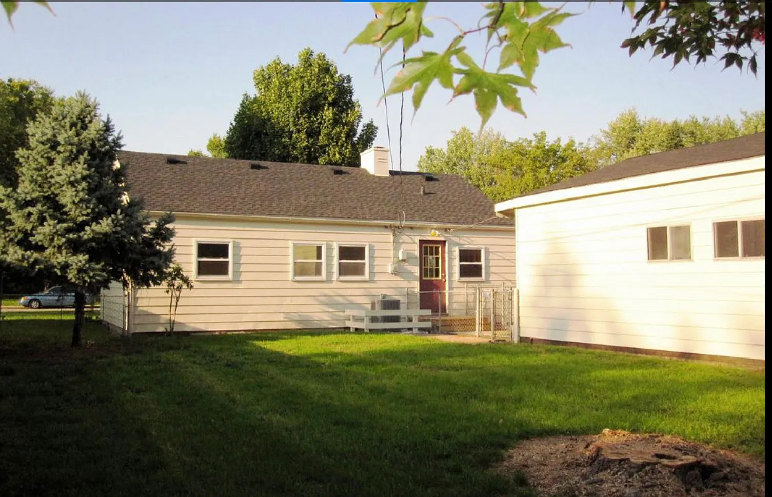 3 bed, 900 sqft, $1,650 — Photo 2
