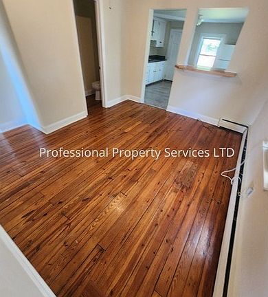 4th image of 32 Maple Ave