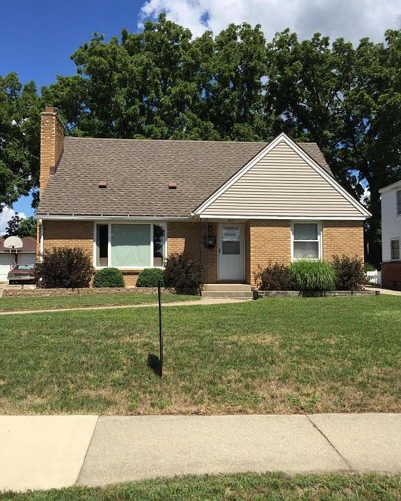 1st image of 907 Everglade Dr SE