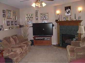 3rd image of 24 Hilo Dr