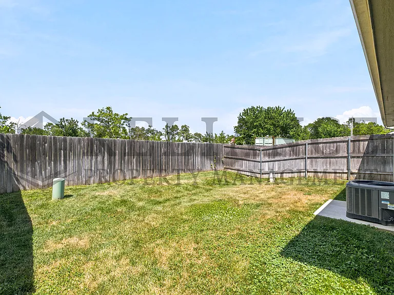 220 W May St — Photo 6