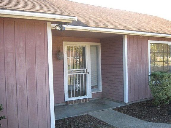 4th image of 2371 Bluebird Dr