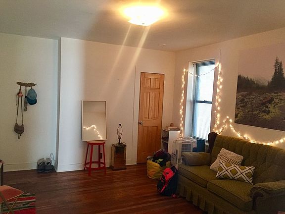 5th image of 2127 27th St APT D1