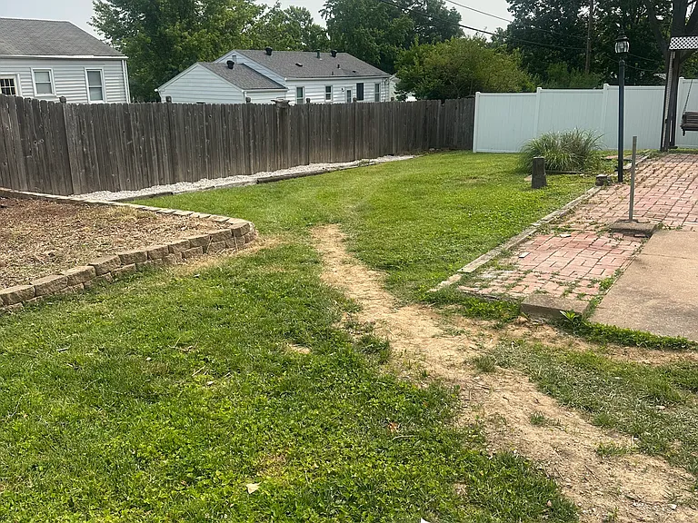 10819 Edgecliffe Dr — Photo 22