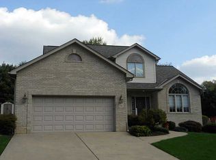 711 Rosewood Dr, Pittsburgh, PA 15239