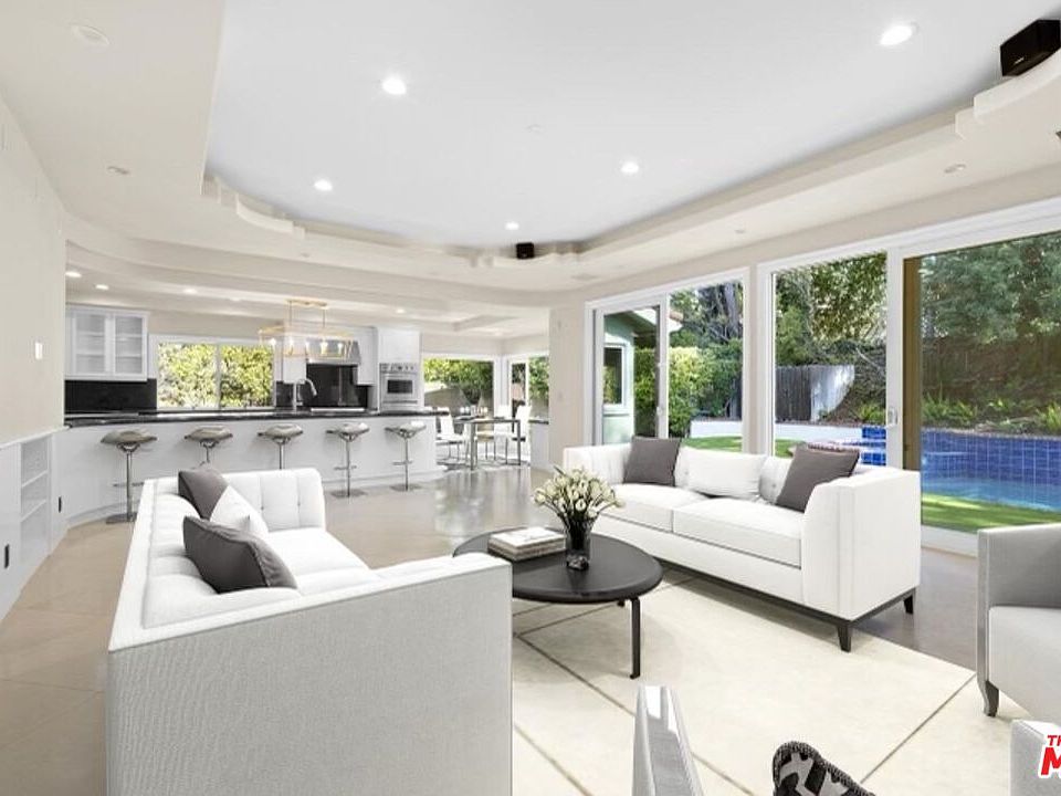 1st image of 16633 Park Lane Cir