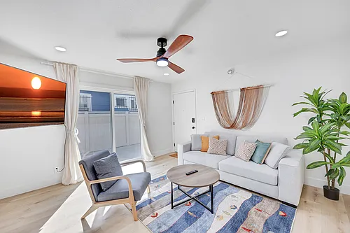 1075 Molino Ave #2 Photo 1