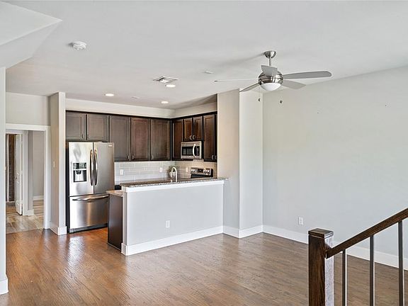 3rd image of 1309 Palm Canyon Dr