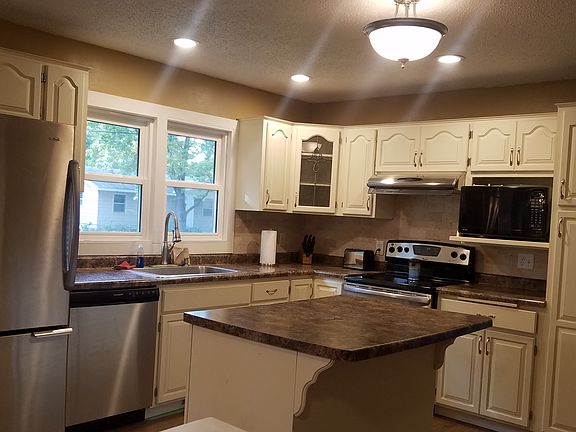 3rd image of 216 West Ave N