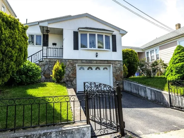 67 16th St, Fall River, MA 02723