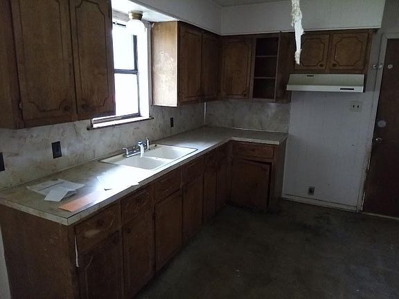 5th image of 4322 Brookdale Dr