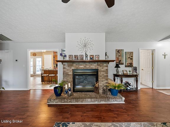 5th image of 10308 Villa Dr