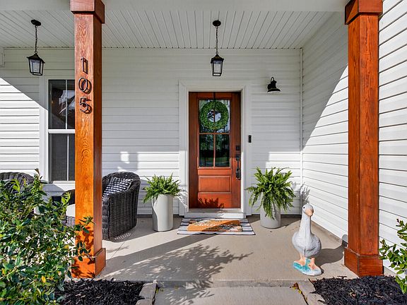 3rd image of 105 Edisto Crossing Ct