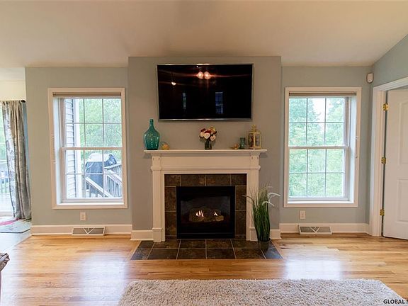5th image of 45 Summerfield Cir