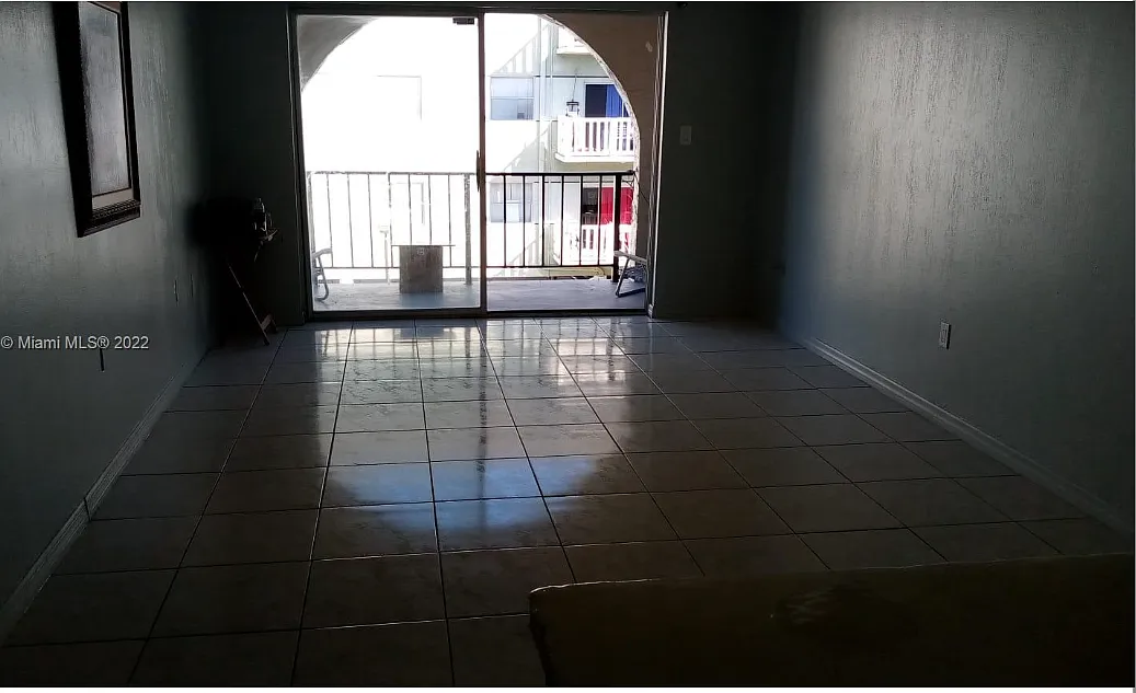 2 bed, 846 sqft, $2,200 — Photo 2